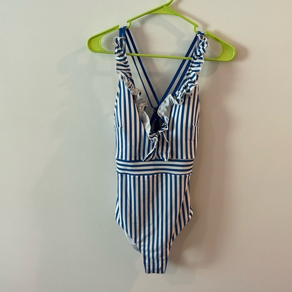 Cupshe Swimsuit - Picture 1 of 6